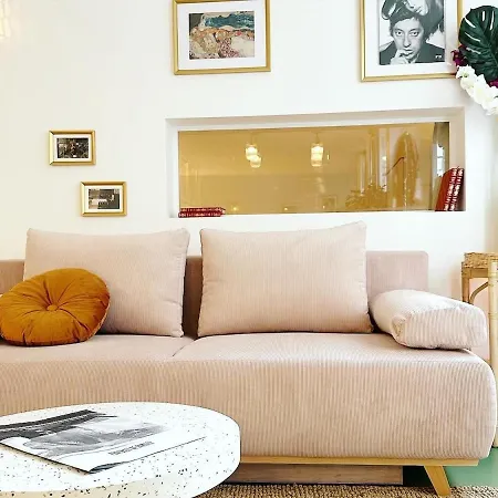 Апартаменты Petite Maison A La Tour Eiffel Париж
